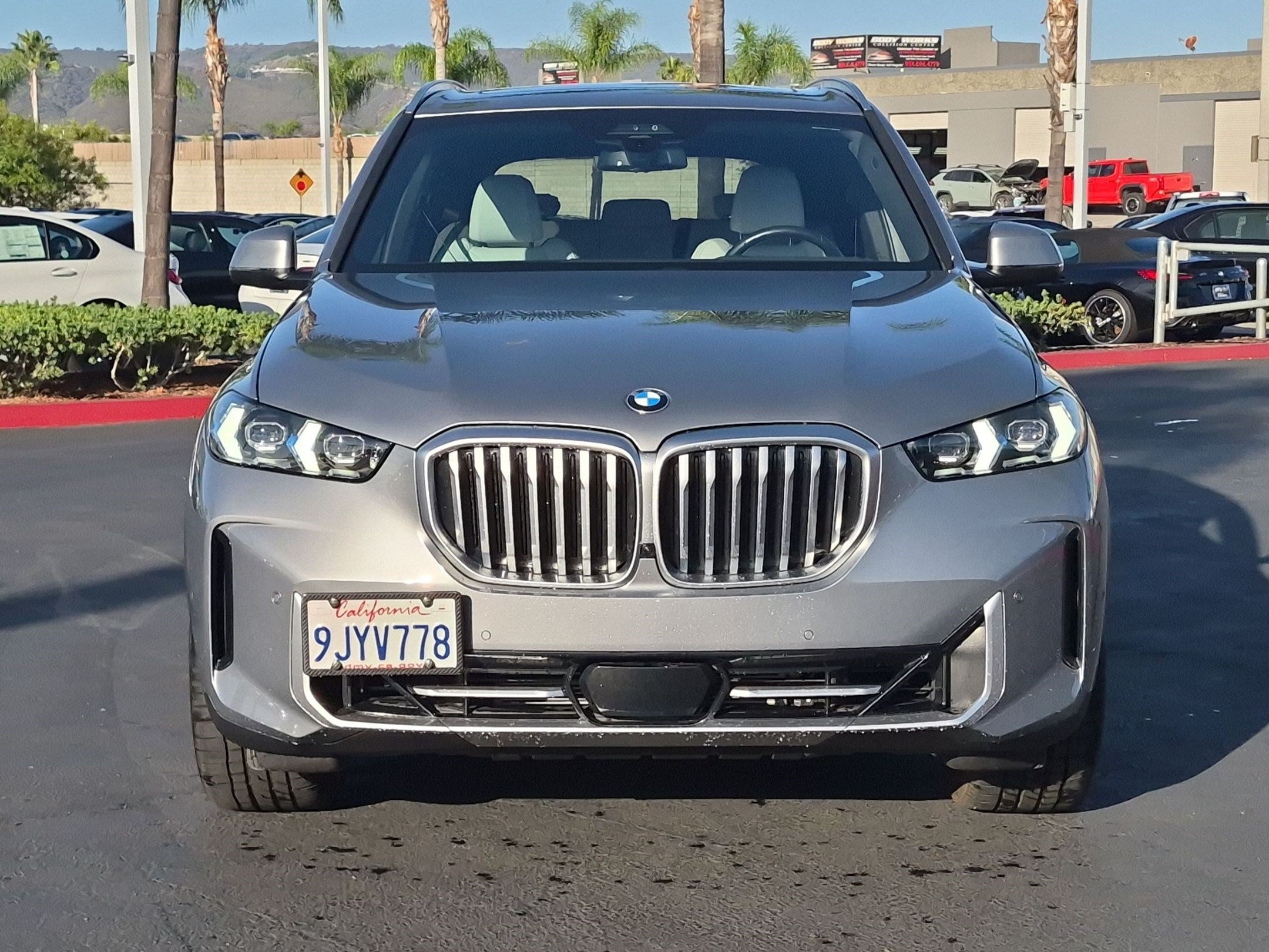 Certified 2024 BMW X5 xDrive40i w/ Premium Package AWD/4WD image 3