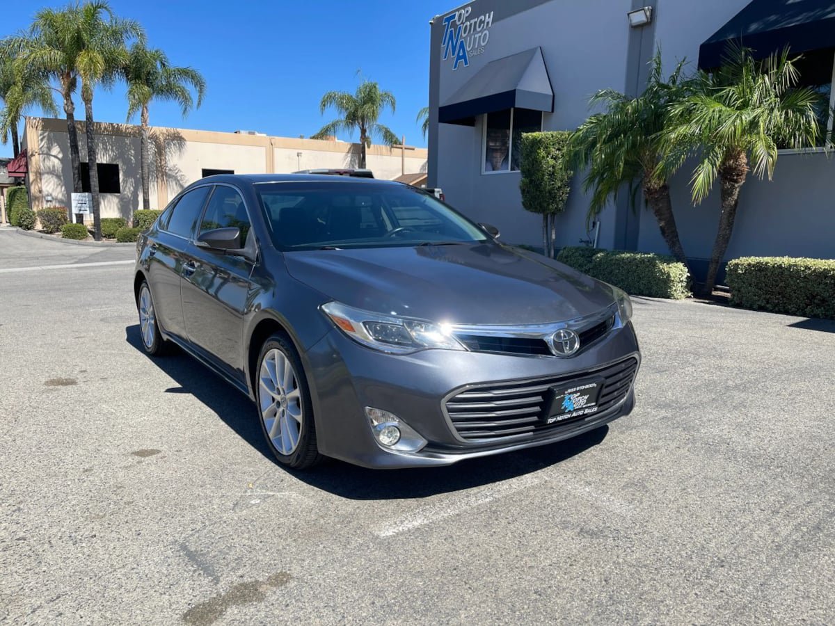 Used 2014 Toyota Avalon XLE Touring FWD image 3