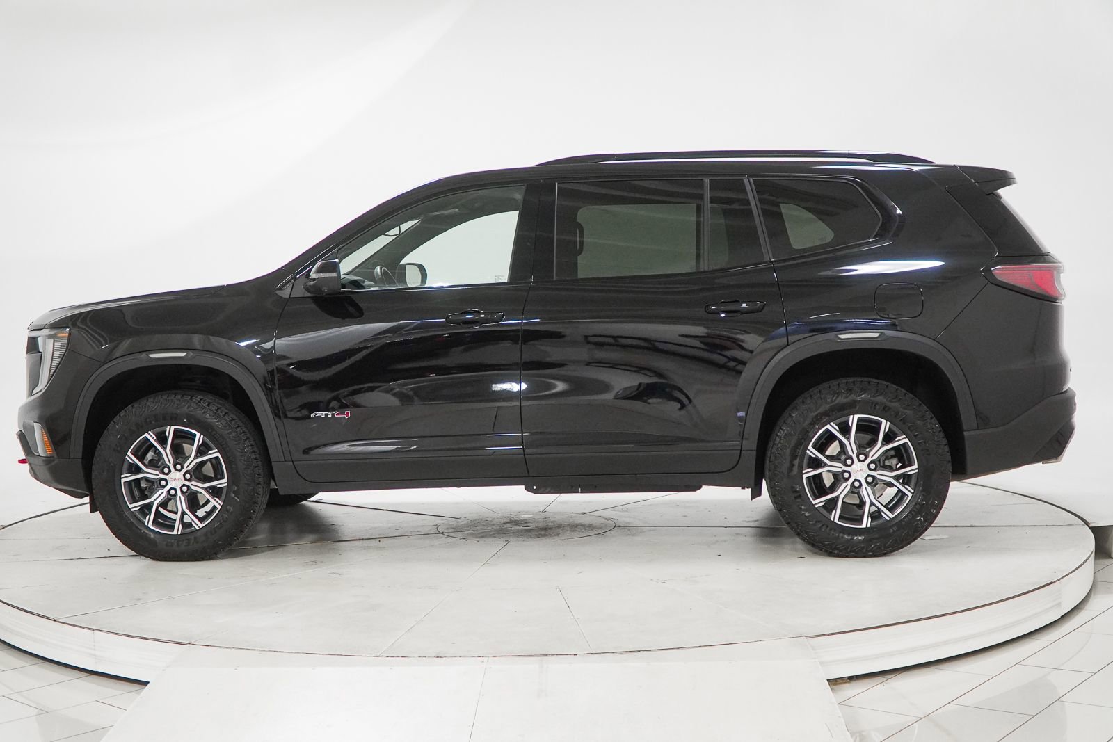 Used 2024 GMC Acadia AT4 w/ Luxury Package AWD/4WD image 5