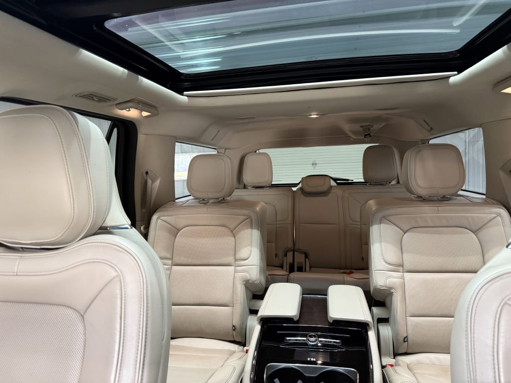Used 2018 Lincoln Navigator L Reserve w/ Technology Package image 22