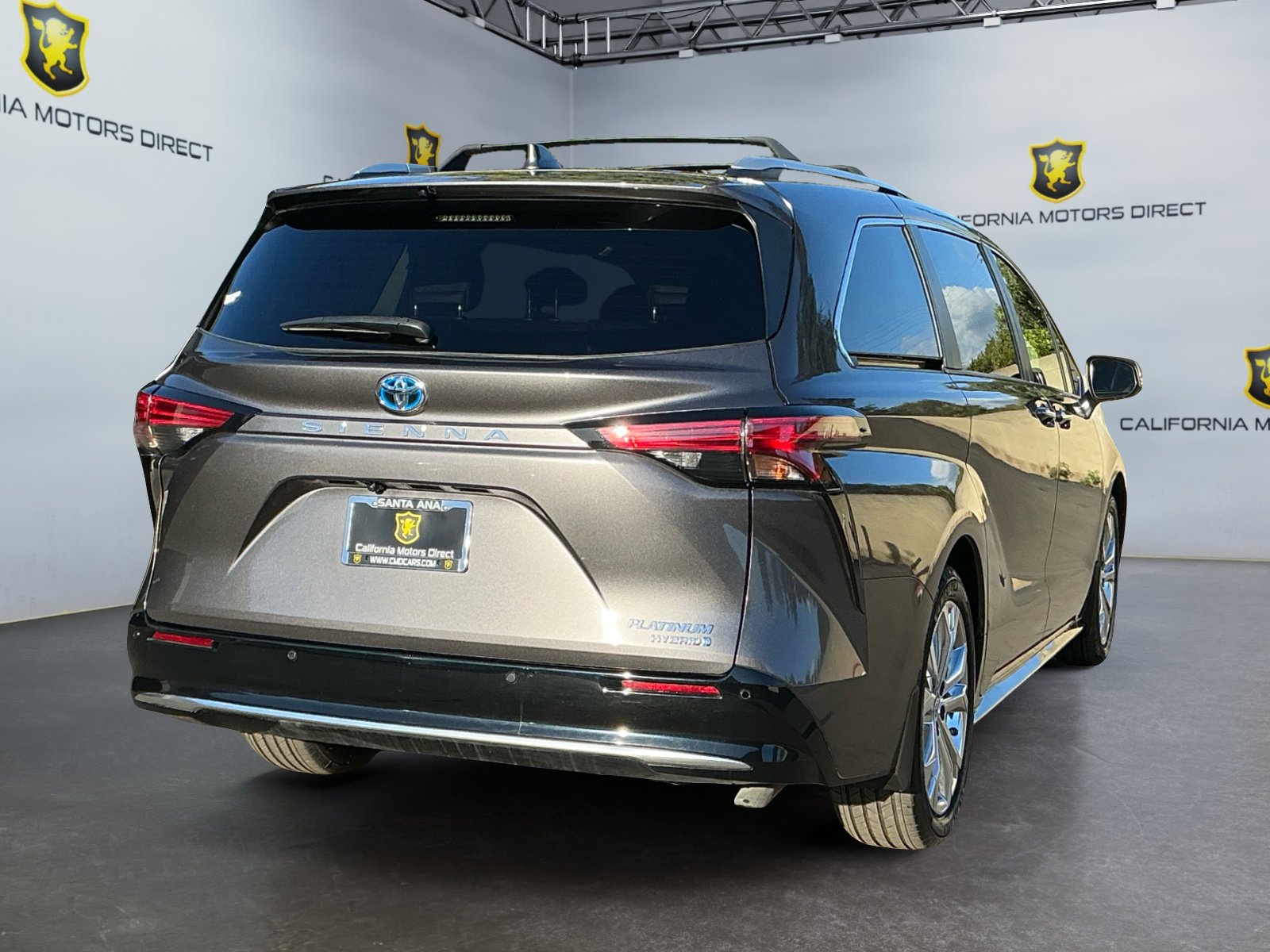 Used 2023 Toyota Sienna Platinum image 5