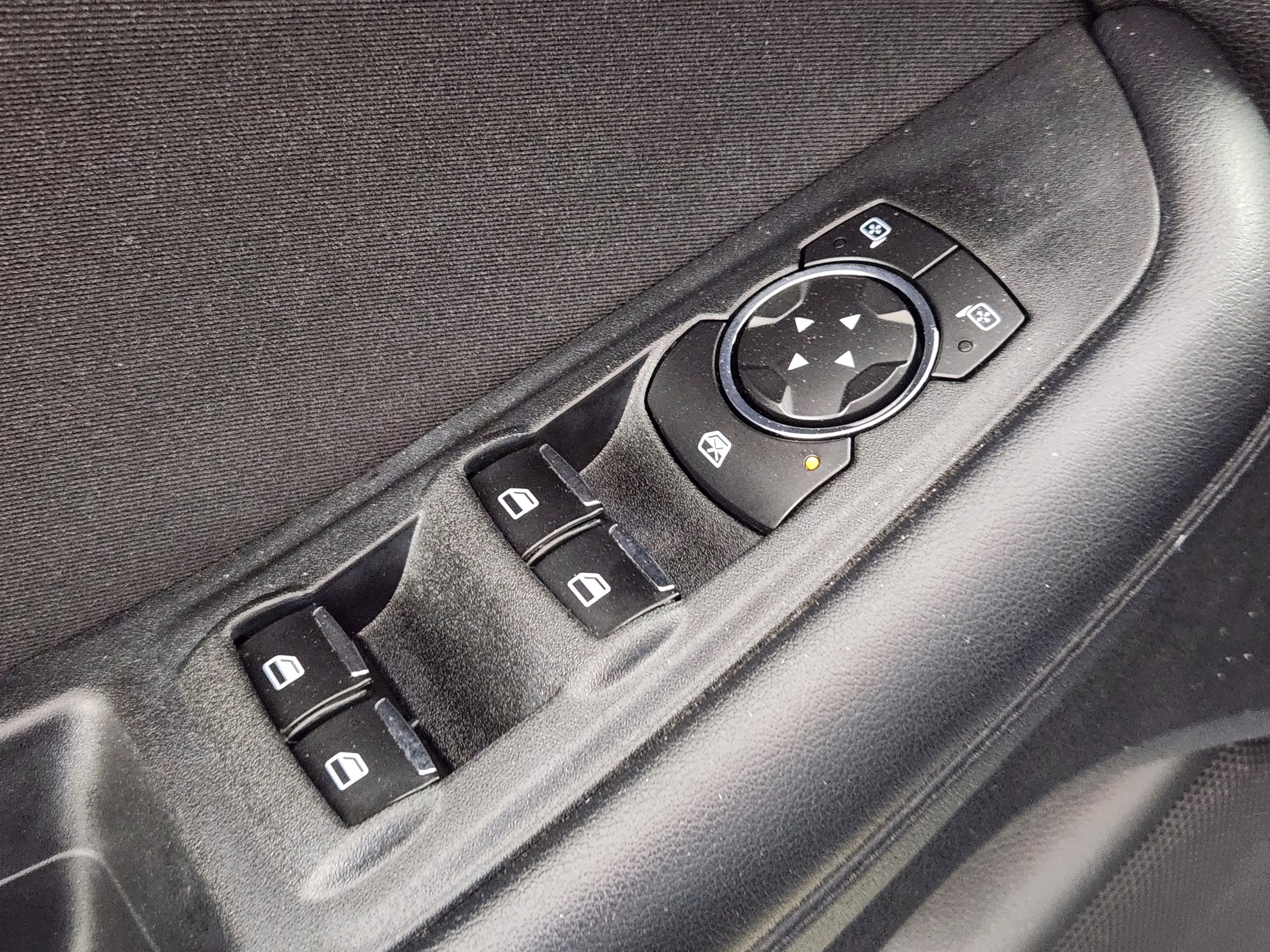 Used 2018 Ford Edge SE AWD/4WD image 17