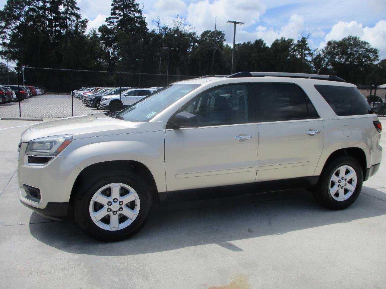 Used 2014 GMC Acadia SLE FWD image 6