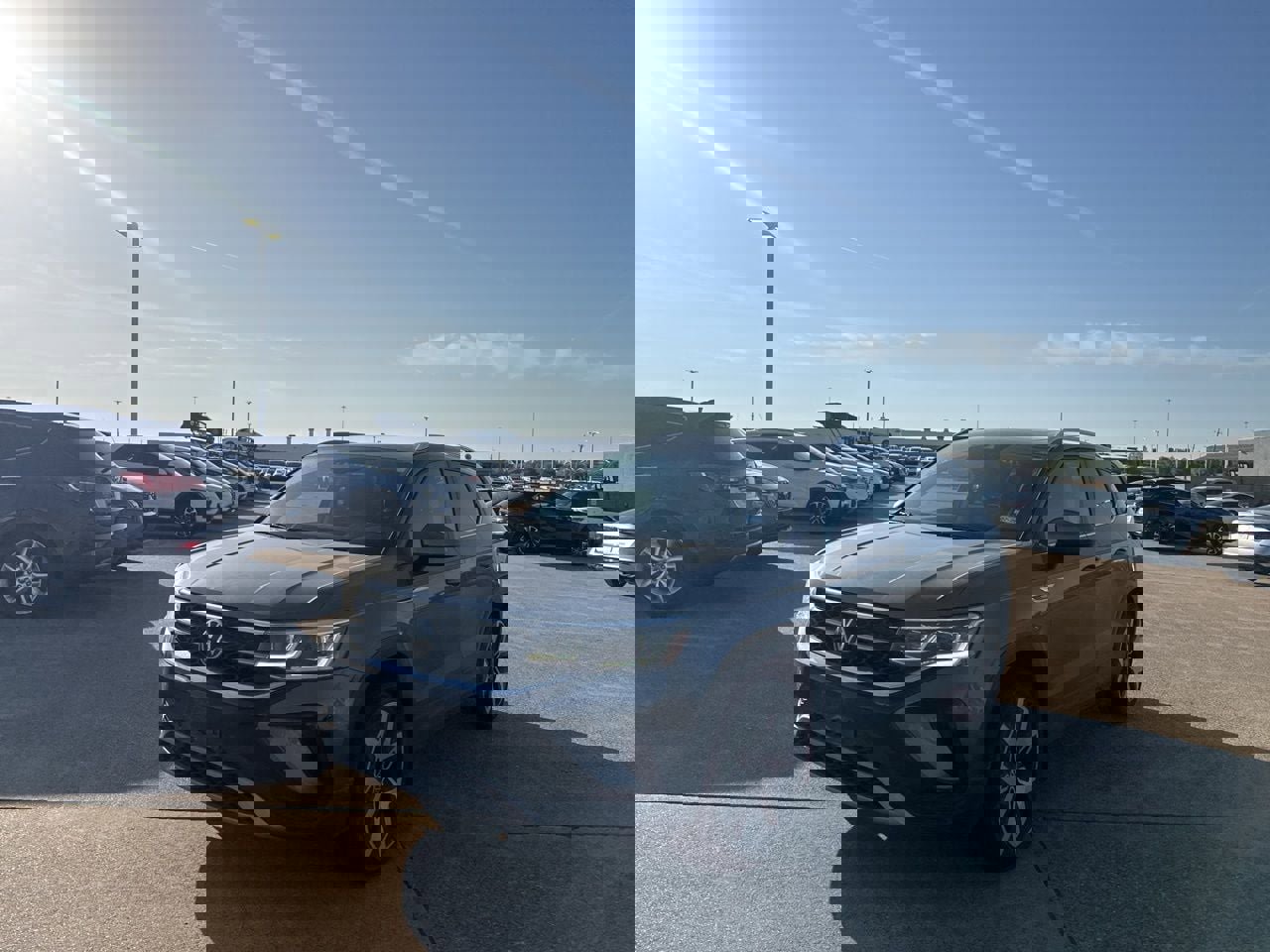 Used 2022 Volkswagen Taos SEL image 7