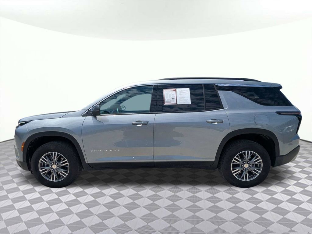 Used 2026 Chevrolet Traverse LT FWD image 6