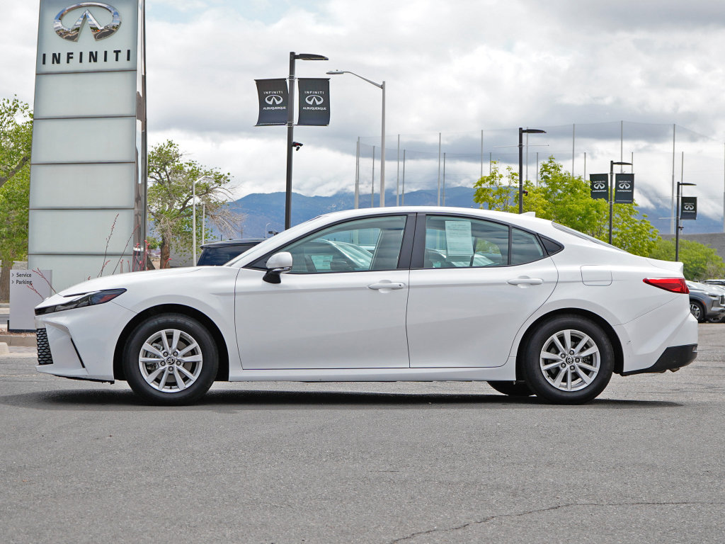 Used 2025 Toyota Camry LE FWD image 6
