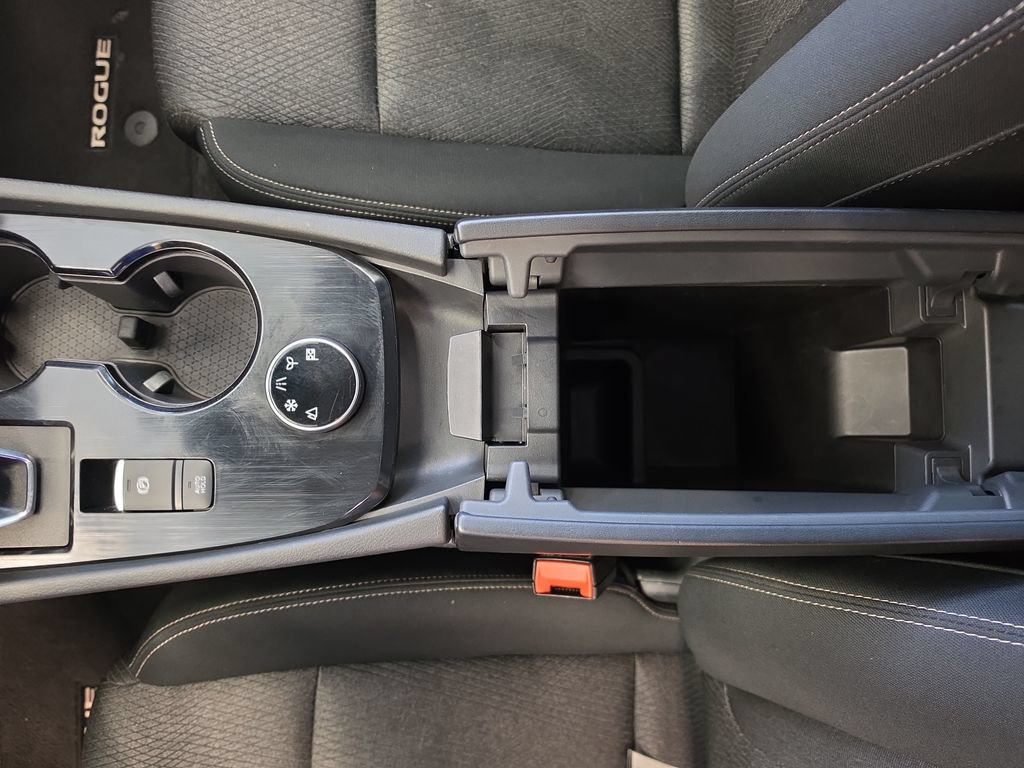 Used 2024 Nissan Rogue SV AWD/4WD image 31