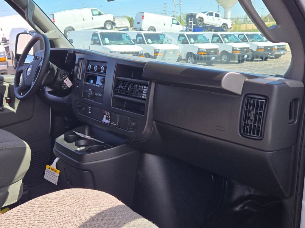 New 2026 Chevrolet Express 2500 Extended w/ Enhanced Convenience Package RWD image 7