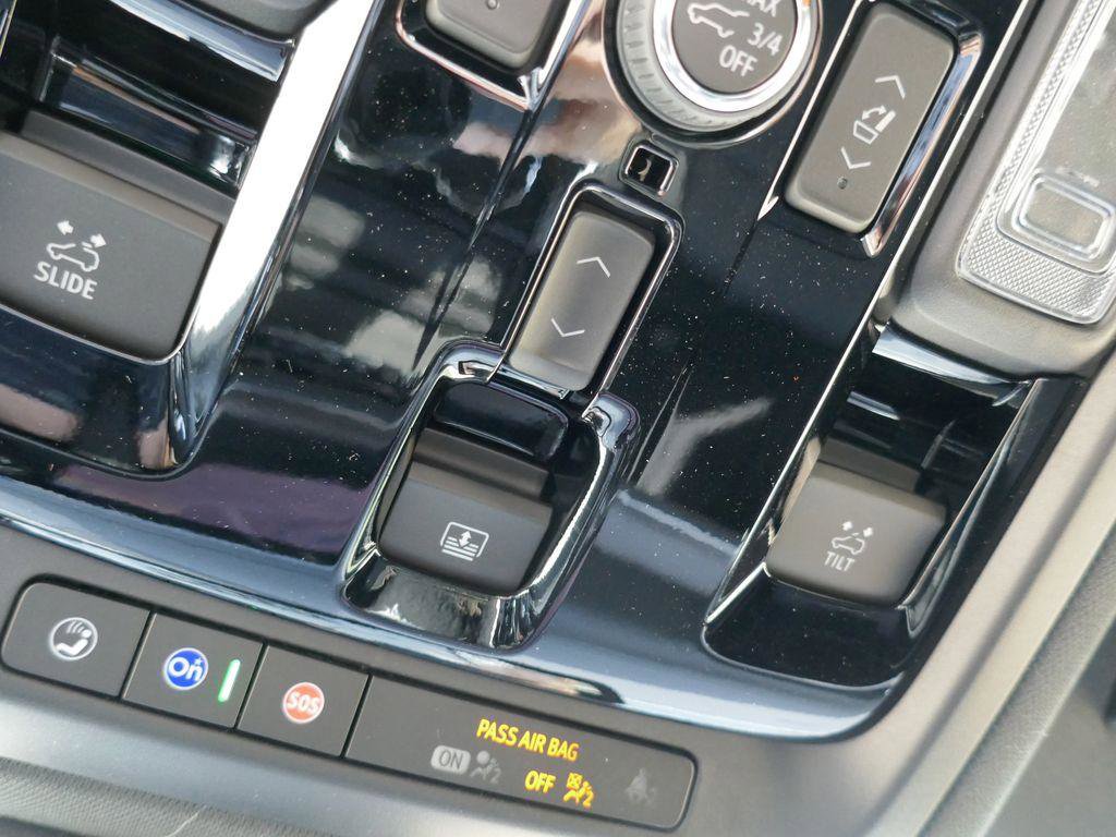 New 2026 Chevrolet Suburban Premier AWD/4WD image 28