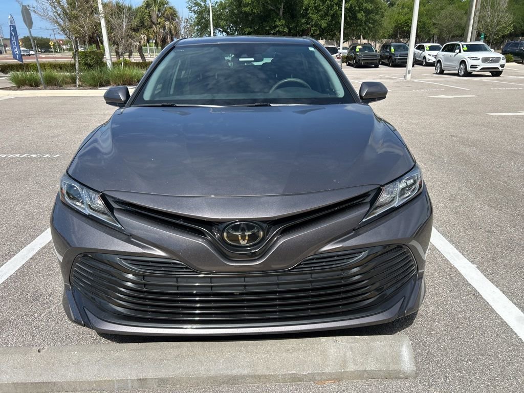 Used 2020 Toyota Camry LE FWD image 3