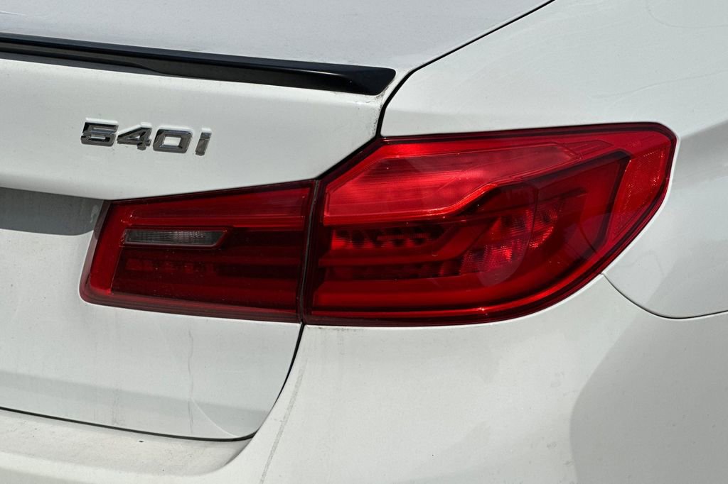 Used 2018 BMW 540i w/ M Sport Package image 33
