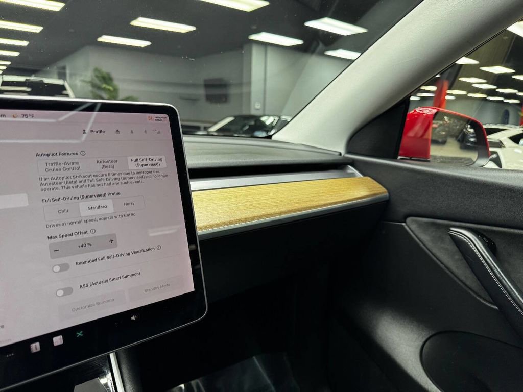Used 2021 Tesla Model Y Long Range image 27