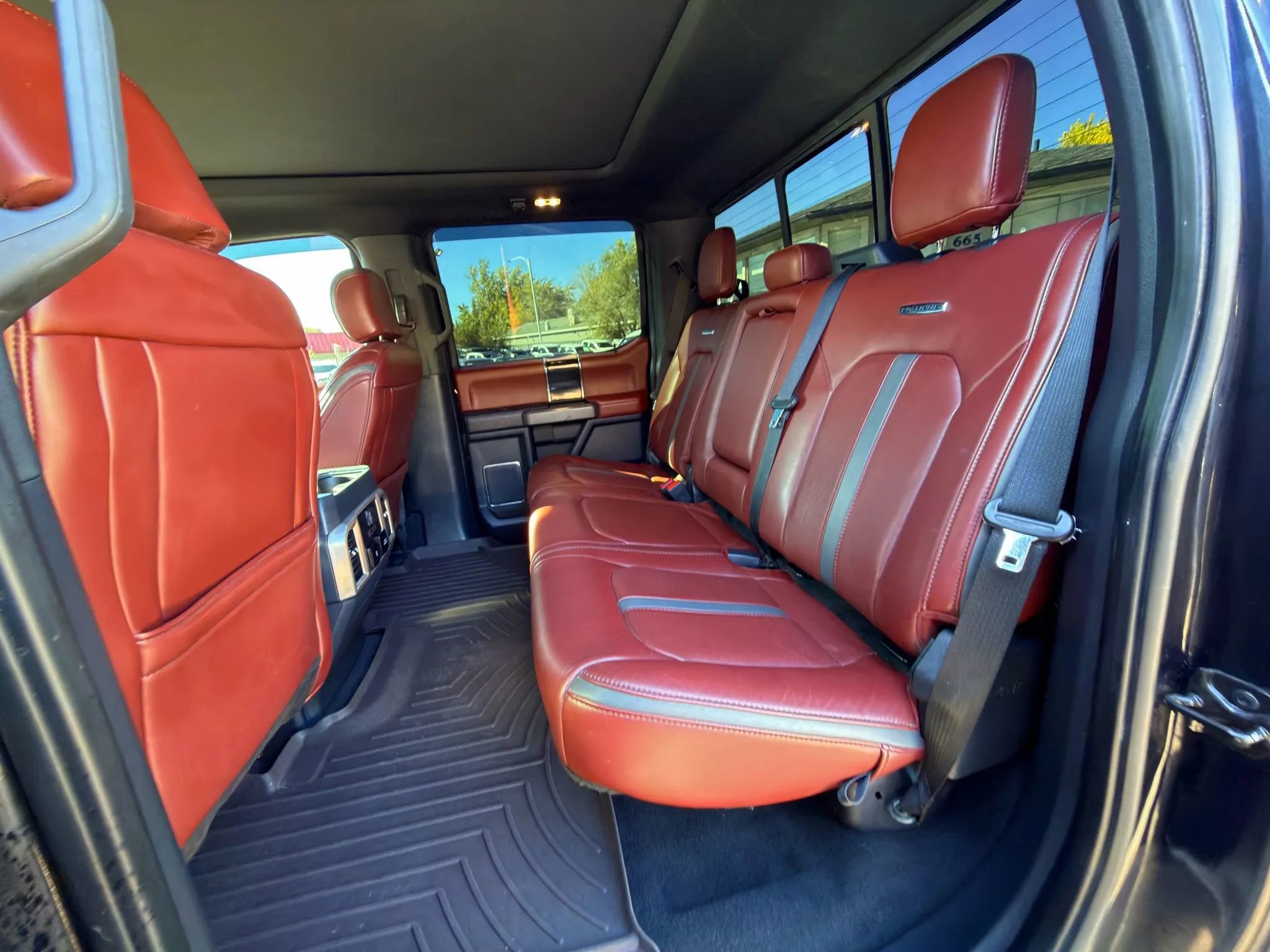 Used 2022 Ford F350 Platinum w/ Tremor Off-Road Package AWD/4WD image 36