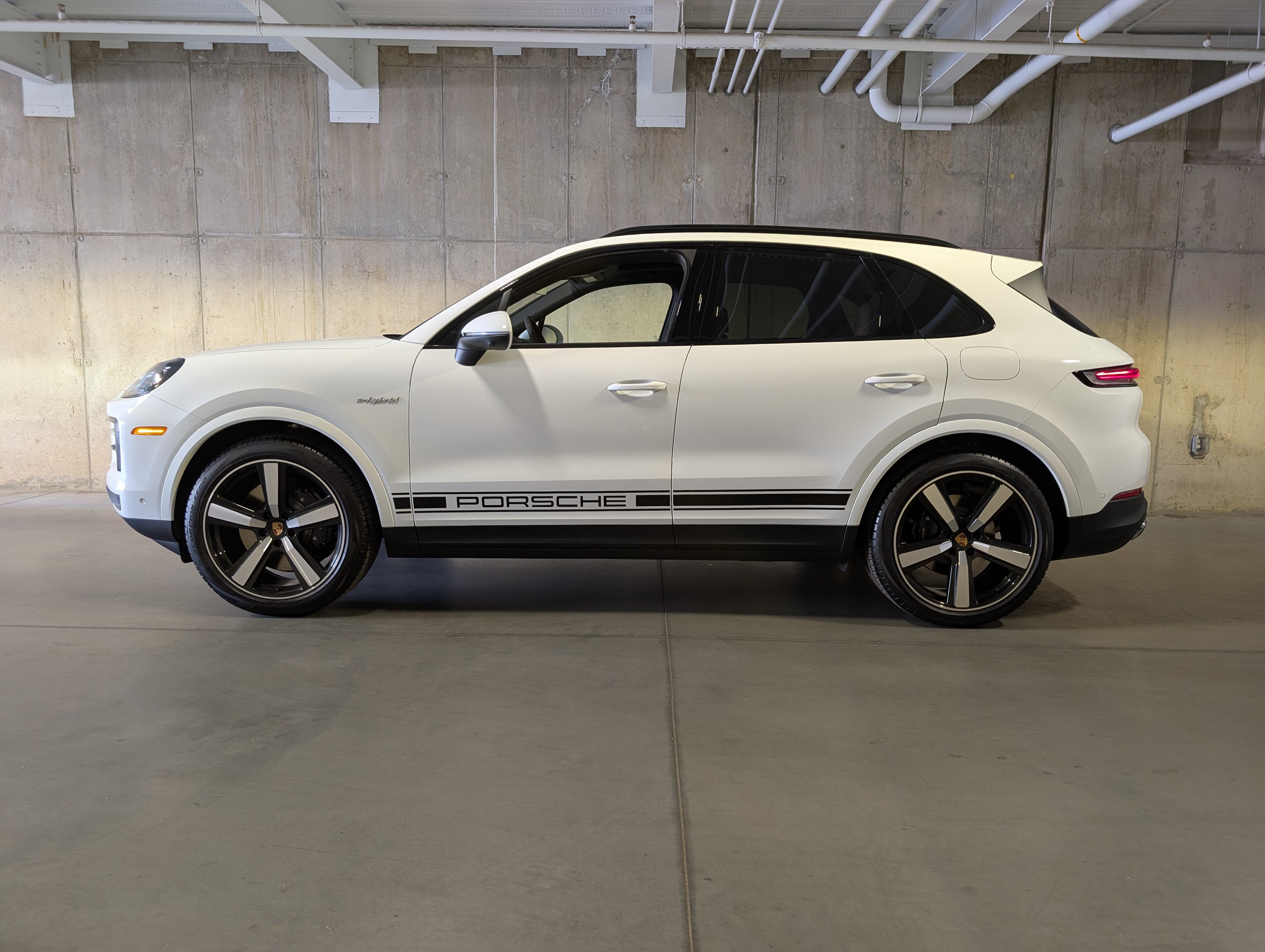 New 2026 Porsche Cayenne E-Hybrid AWD/4WD image 2
