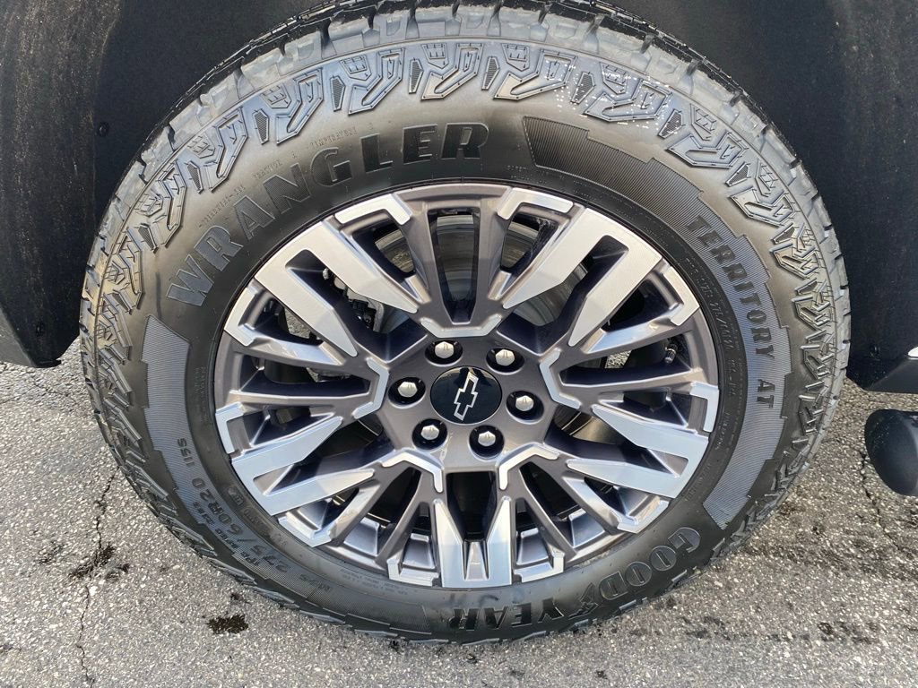 New 2026 Chevrolet Suburban Z71 w/ Comfort Package image 34