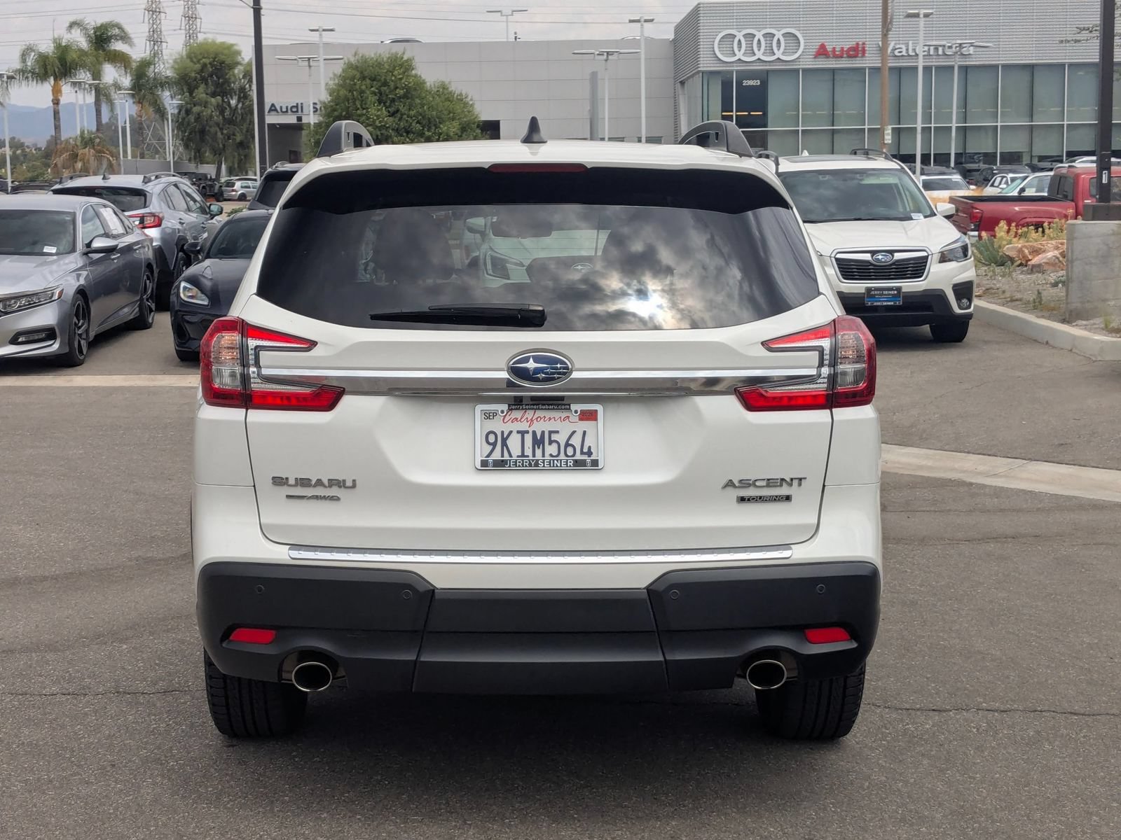 Used 2023 Subaru Ascent Touring AWD/4WD image 4