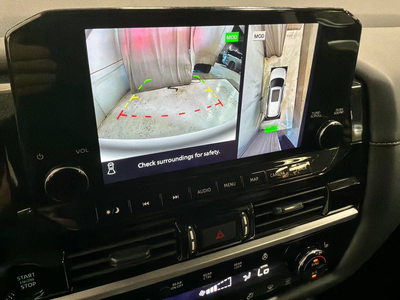 Used 2025 Nissan Pathfinder SL AWD/4WD image 21