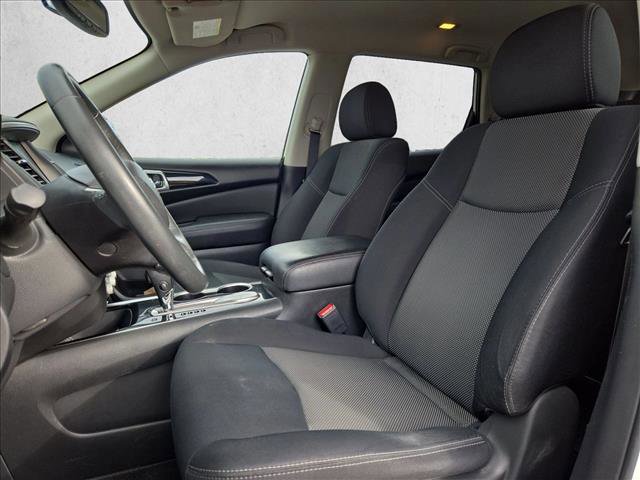 Used 2018 Nissan Pathfinder SV image 15