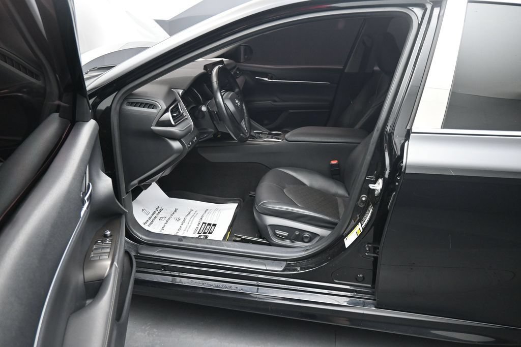Used 2023 Toyota Camry XSE FWD image 15