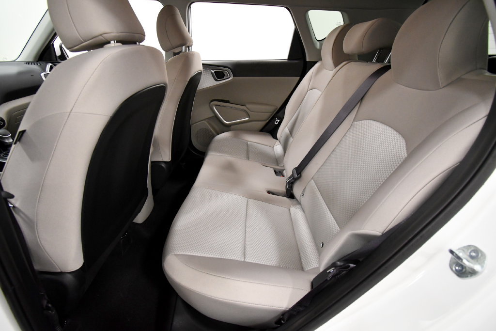 Certified 2025 Kia Soul LX FWD image 15