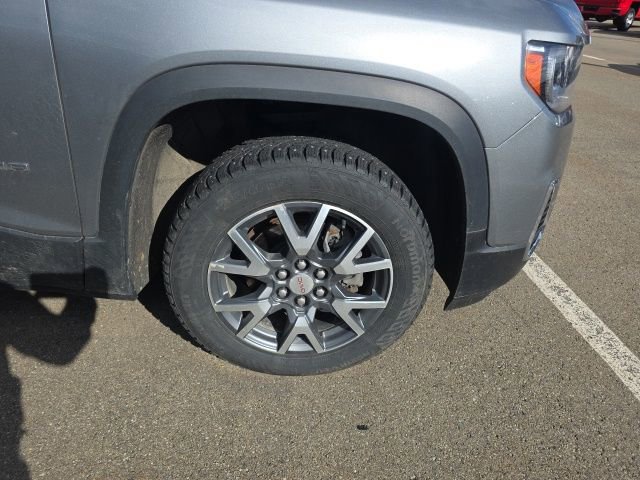 Used 2023 GMC Acadia SLT AWD/4WD image 2