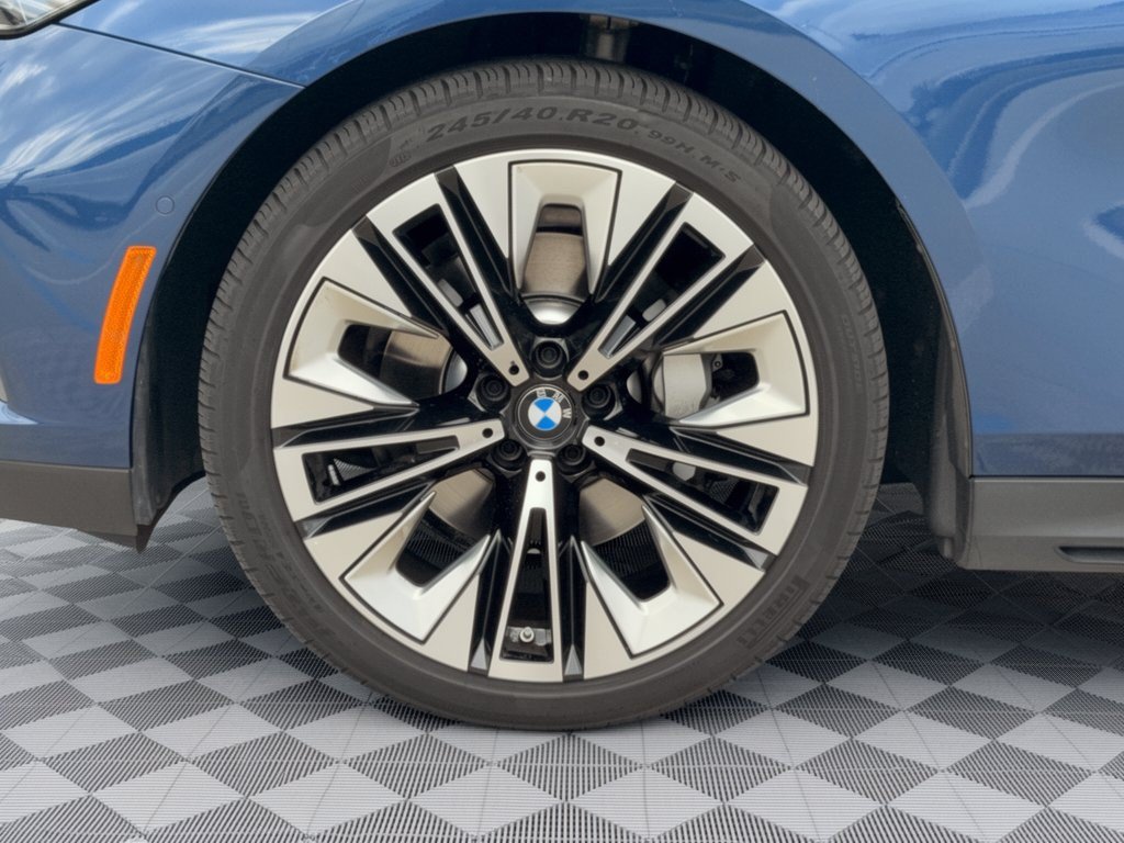 Used 2026 BMW 530i RWD image 13