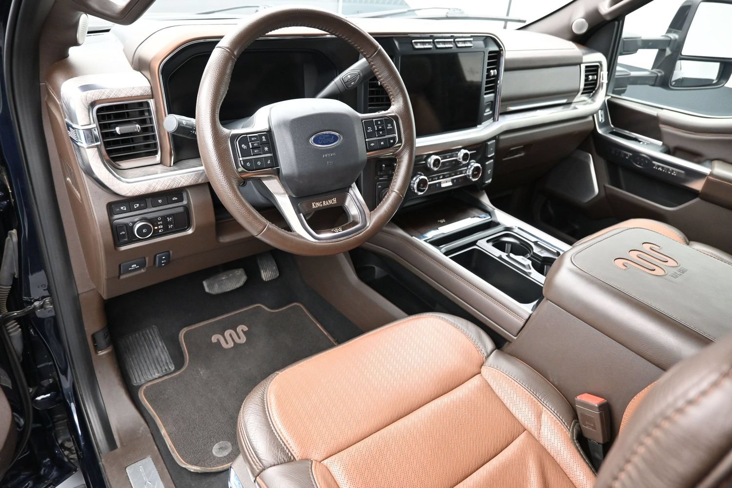Used 2024 Ford F350 King Ranch AWD/4WD image 12