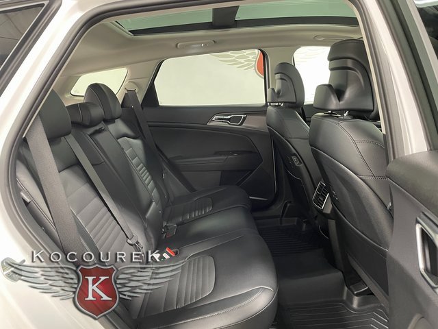 Used 2025 Kia Sportage SX image 21