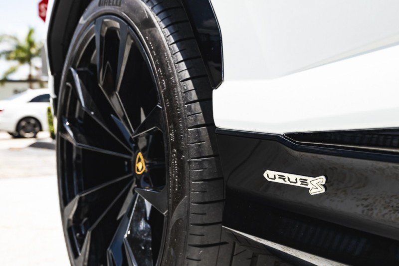 Used 2024 Lamborghini Urus S AWD/4WD image 14