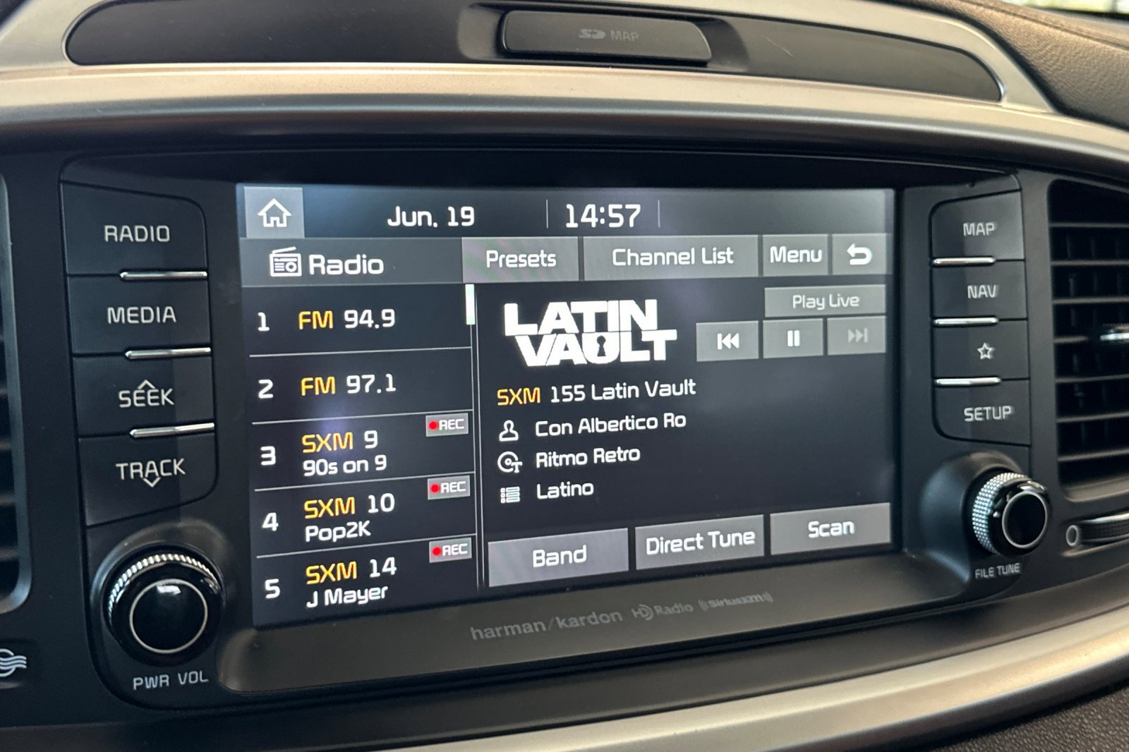 Used 2019 Kia Sorento SX image 19