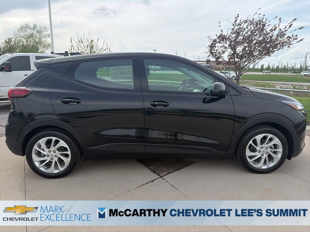 New 2027 Chevrolet Bolt LT w/ Comfort Package FWD image 9
