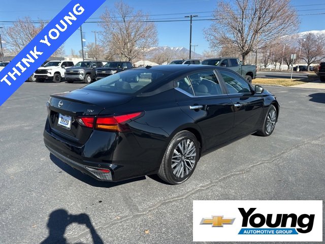 Used 2024 Nissan Altima 2.5 SV image 7