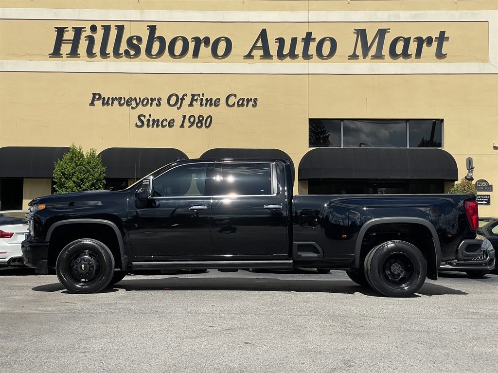 Used 2022 Chevrolet Silverado 3500 High Country w/ Safety Package II image 3