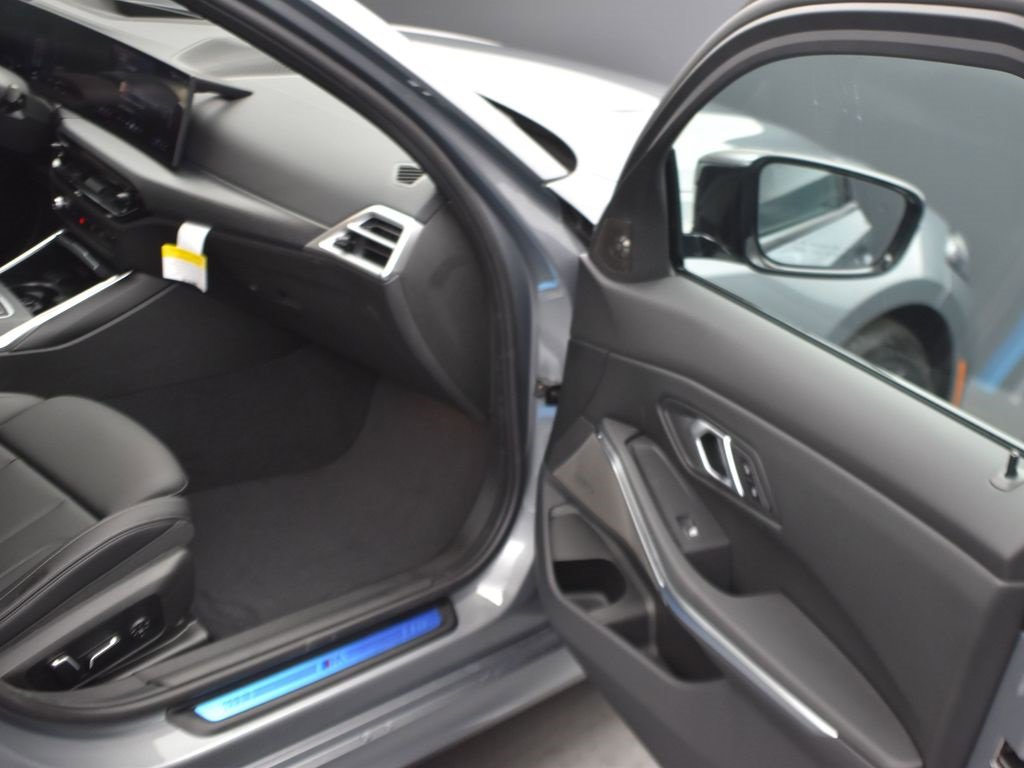New 2026 BMW 330i Sedan w/ M Sport Package image 19