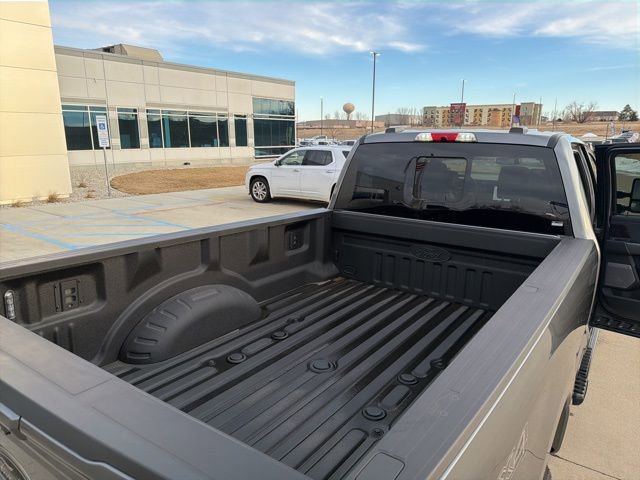 New 2026 Ford F250 Lariat w/ Black Appearance Package image 13