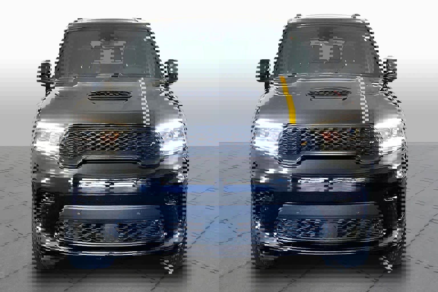 Used 2023 Dodge Durango R/T w/ Hemi Orange Plus Package RWD image 4