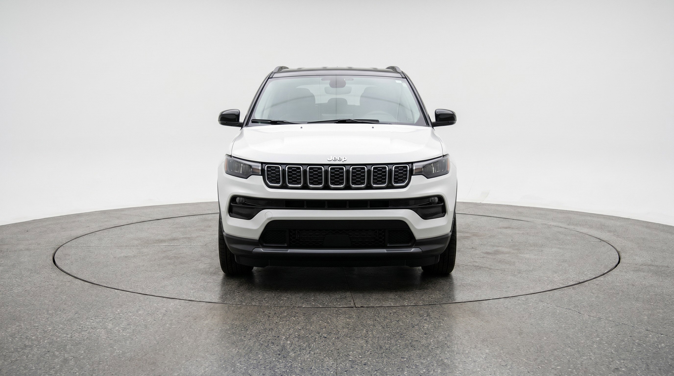 Used 2025 Jeep Compass Limited AWD/4WD image 2