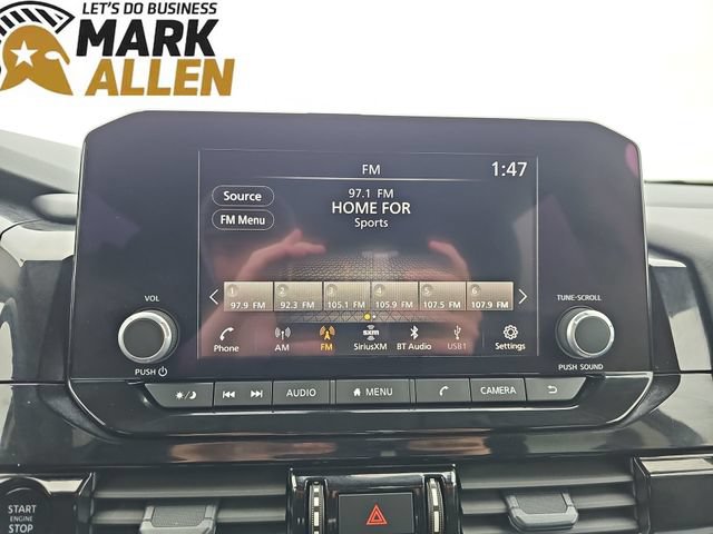 Used 2025 Nissan Pathfinder SV FWD image 13