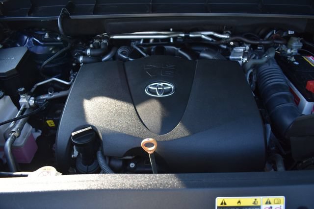 Used 2021 Toyota Highlander Platinum AWD/4WD image 38