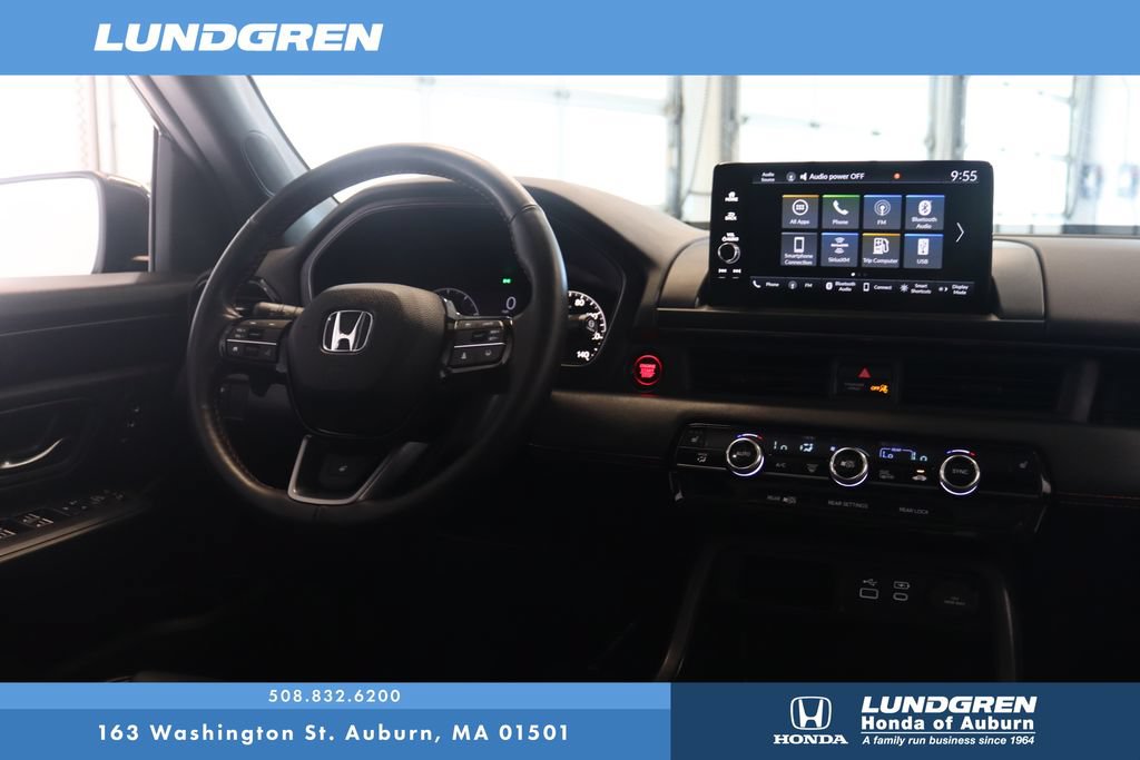 Used 2025 Honda Pilot TrailSport image 5