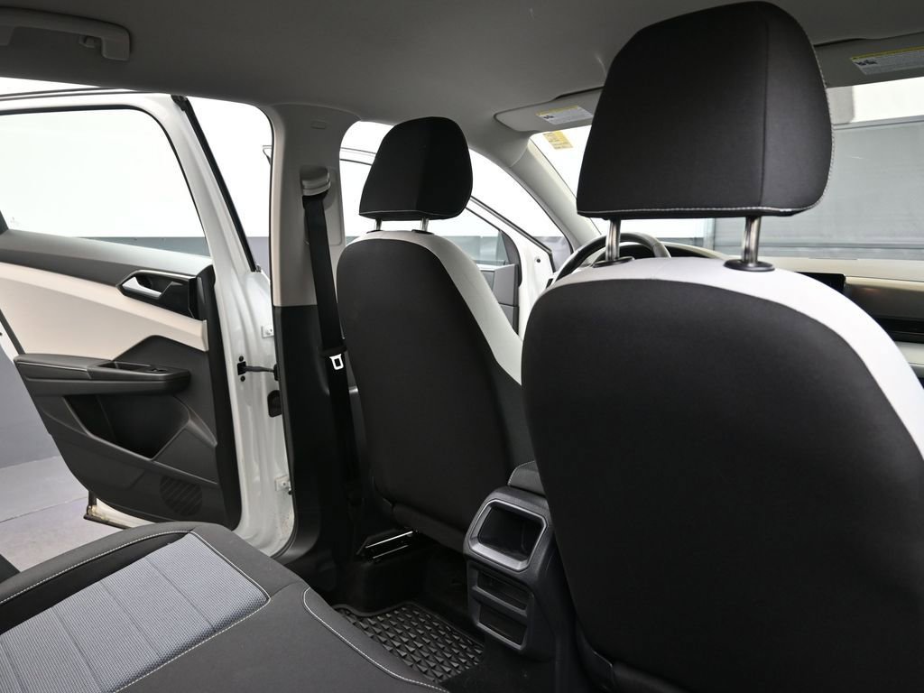 Used 2025 Volkswagen Taos S image 15