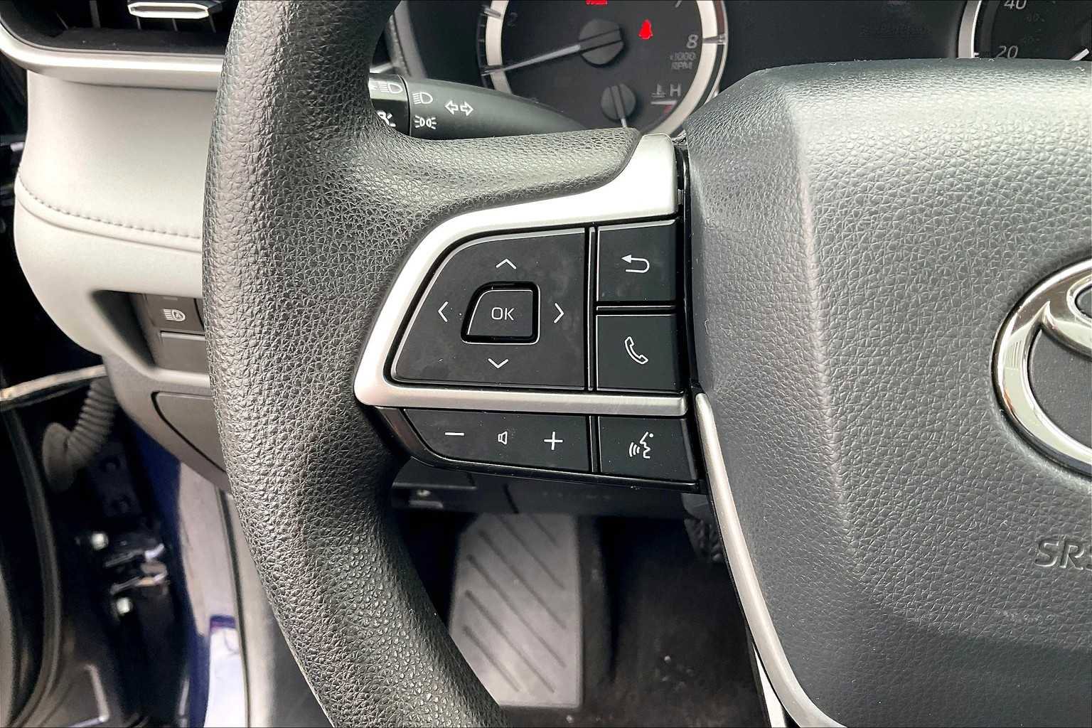 Used 2023 Toyota Highlander L image 21