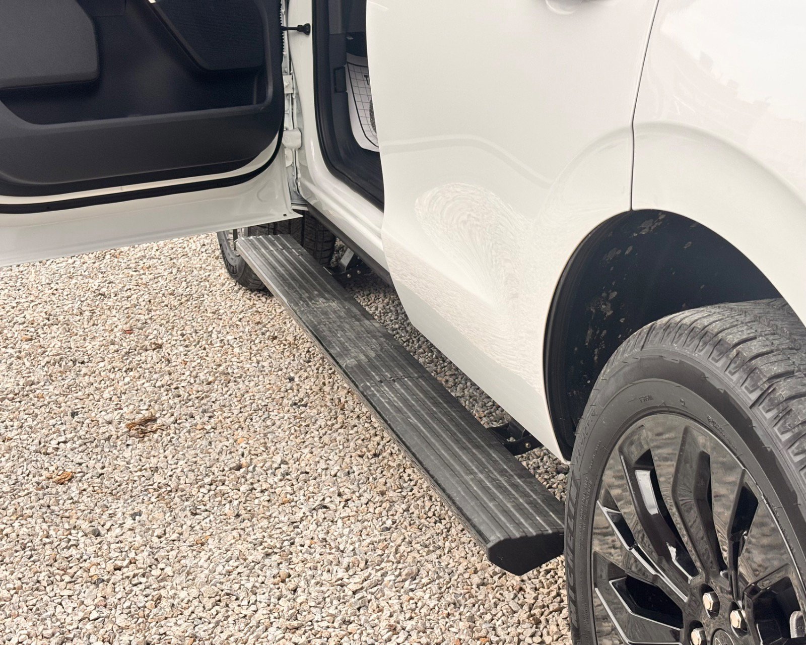 Certified 2025 Ford Expedition Platinum w/ Stealth Appearance Package image 20