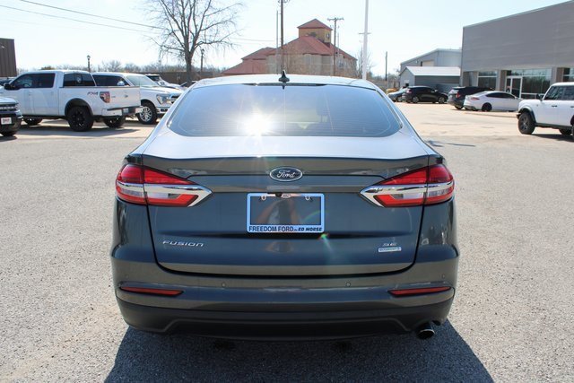 Used 2019 Ford Fusion SE image 6