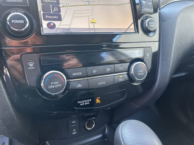 Used 2014 Nissan Rogue SV w/ SV Premium Package image 18