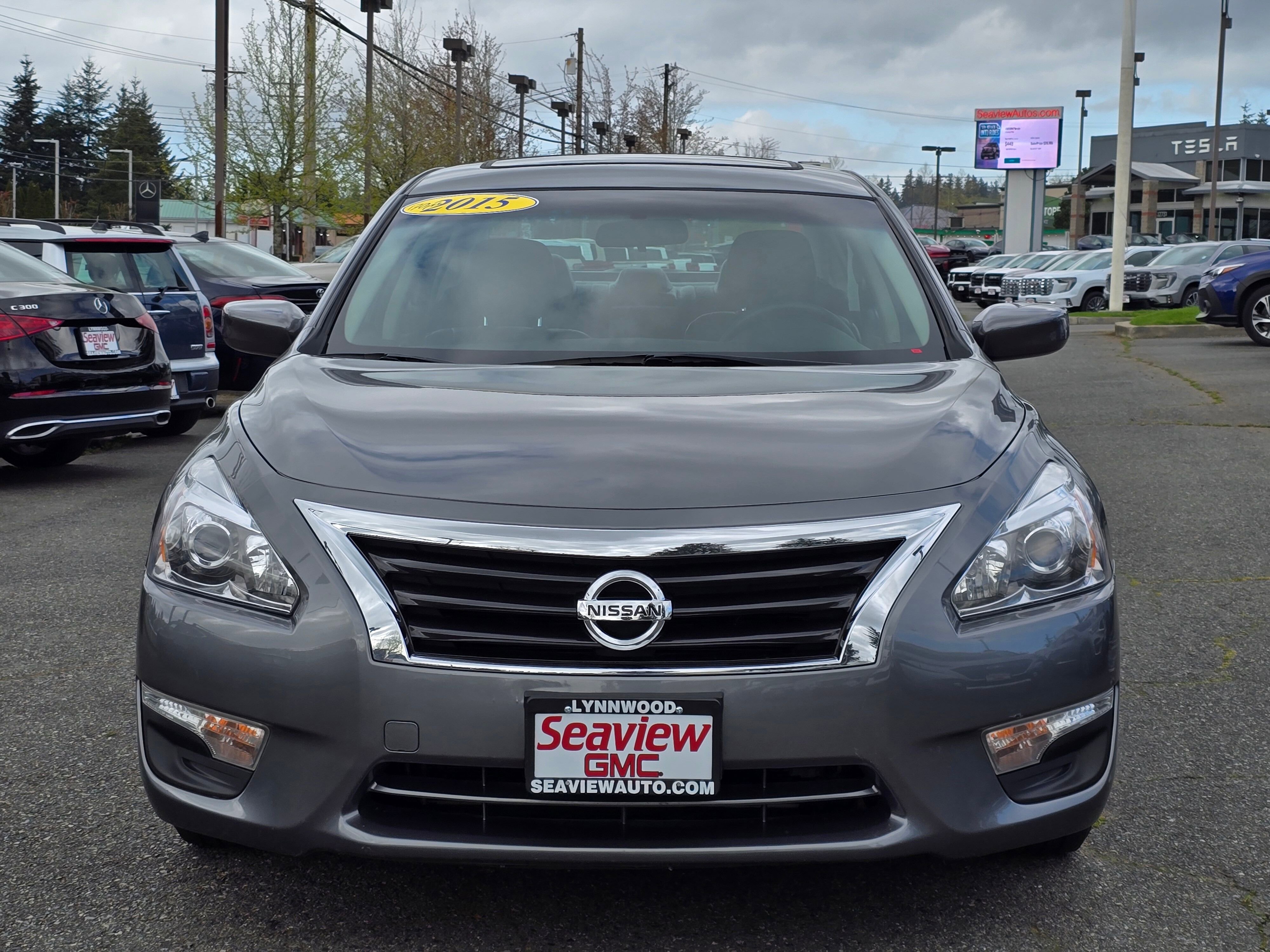 Used 2015 Nissan Altima 2.5 S w/ Special Edition Package FWD image 2