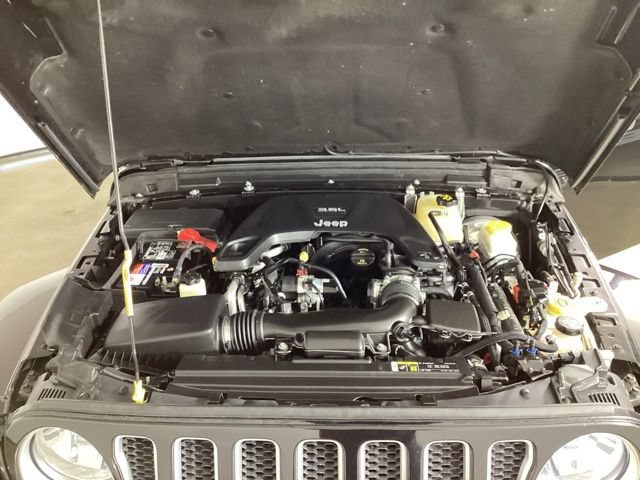 Used 2020 Jeep Wrangler Unlimited Sahara AWD/4WD image 29