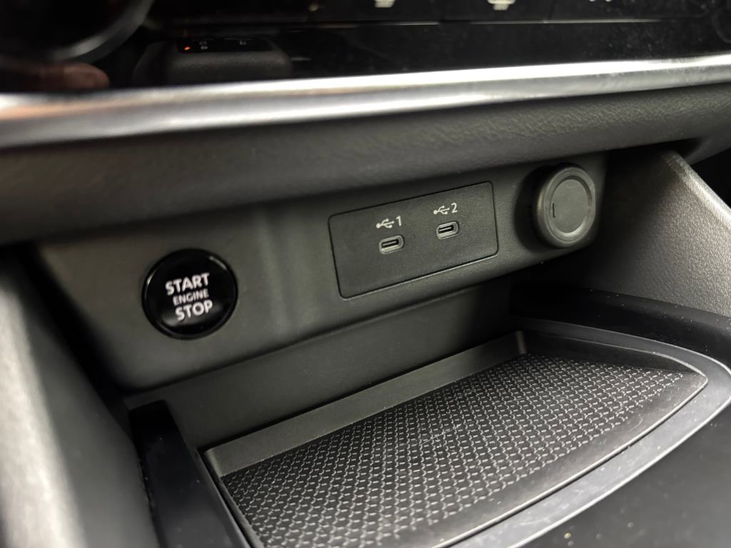 Used 2024 Nissan Rogue S AWD/4WD image 66