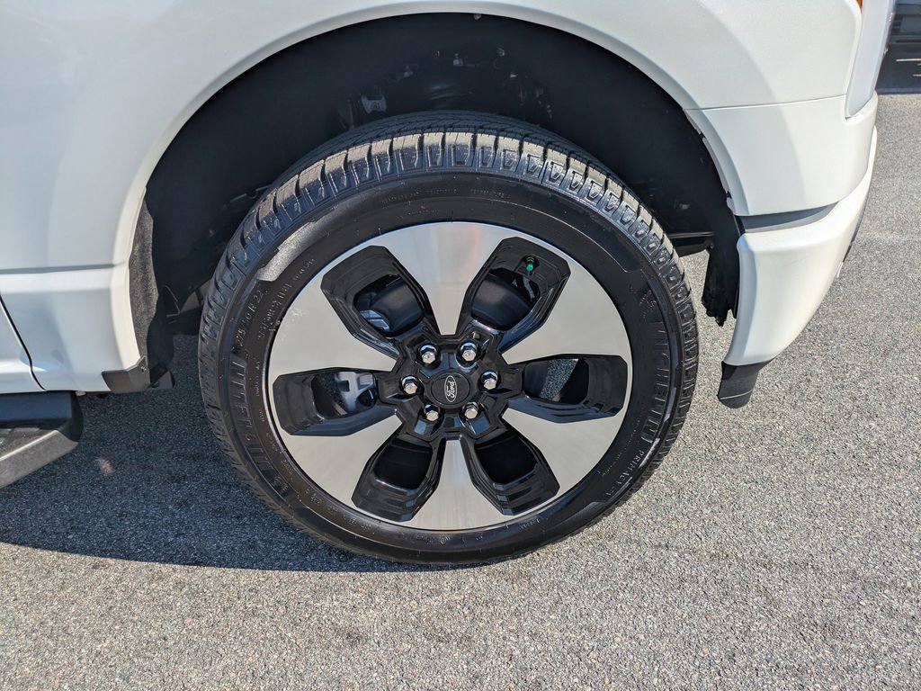 New 2025 Ford F150 Lightning Platinum image 11