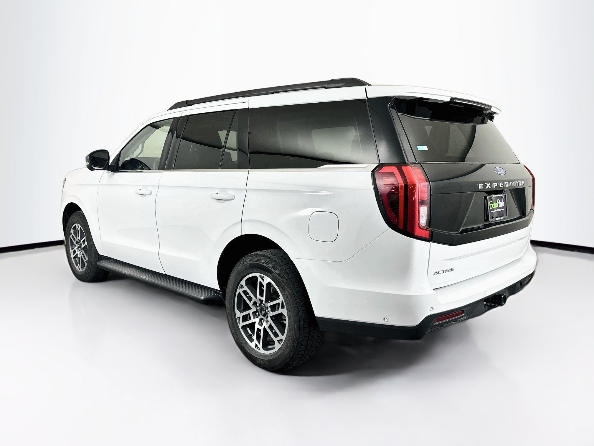 Used 2025 Ford Expedition Active AWD/4WD image 5